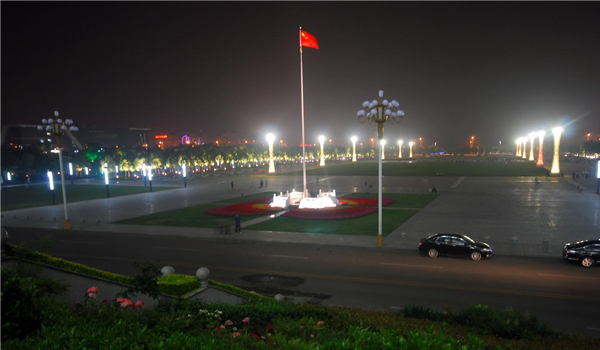 城市廣場亮化實(shí)景圖